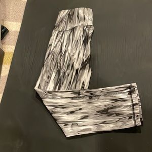 C&C California Black White Abstract Print Athletic Leggings Size S